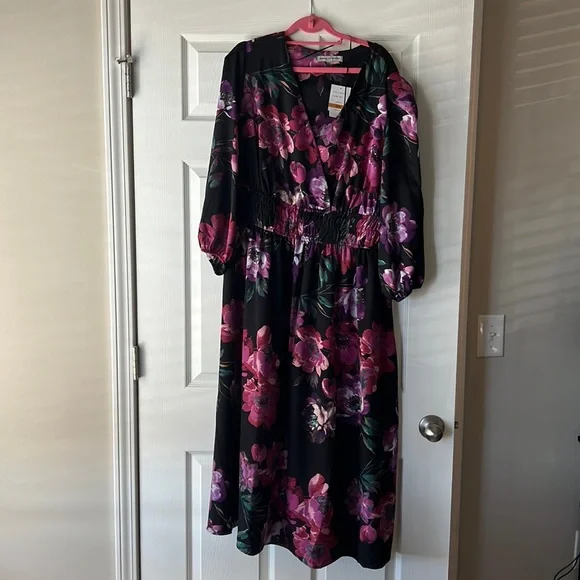 Danny & Nicole Dresses | Black Dress With Pink And Purple Flowers. Long Sleeve. Size 16w | Color: Black/Pink | Size: 16w | Kaelah_Hunter's Closet Danny & Nicole Dresses | Black Dress With Pink And Purple Flowers. Long Sleeve. Size 16w | Color: Black/Pink | Size: 16w | Kaelah_Hunter's Closet